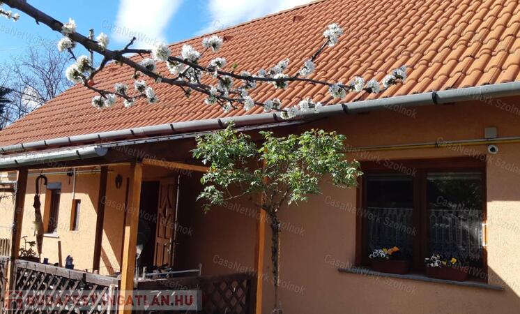 Szolnok-Szandaszőlős kertes családi ház eladó!                                 