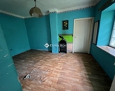 Eladó családi ház Pécs 9 990 000 Ft