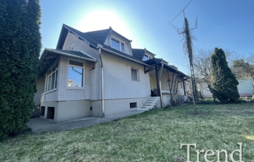 Eladó családi ház