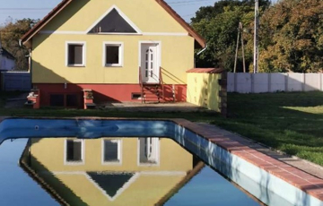 Eladó családi ház