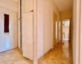 Eladó Szolnok belvárosában Ady E. úton egy 49 m2-es két szobás lakás.