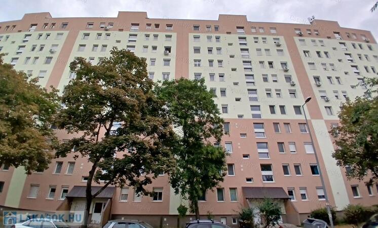 Eladó BP XIX- Ker Kazinczy utcában 59 m2 Panel Lakás.                                 