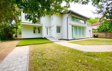 Kiadó családi ház