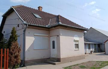 Eladó családi ház
