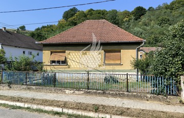 Eladó családi ház
