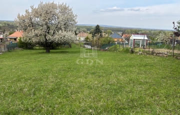 Eladó telek/földterület