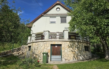 Eladó családi ház