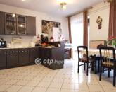 Eladó lakás Keszthely 180 000 000 Ft