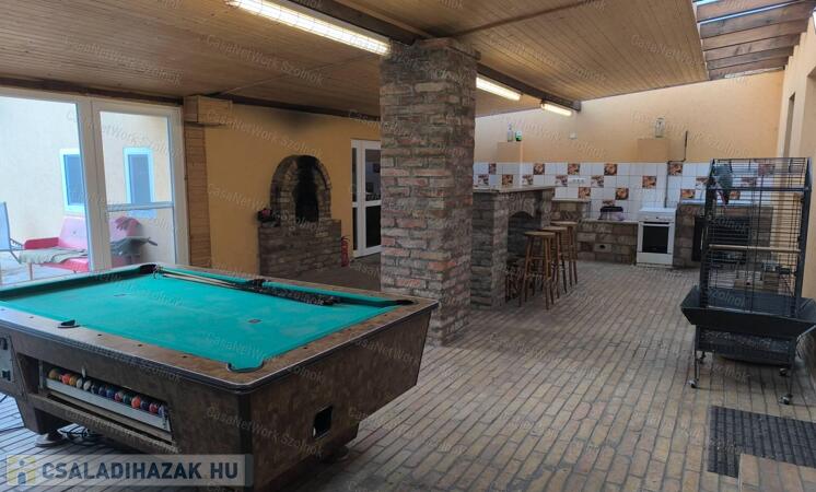 Szandaszőlősi felújított 90 m2-es családi ház eladó!                                 