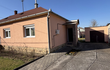 Eladó családi ház