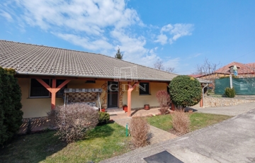 Eladó családi ház