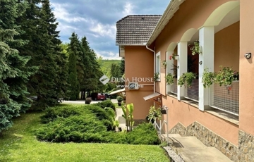 Eladó családi ház