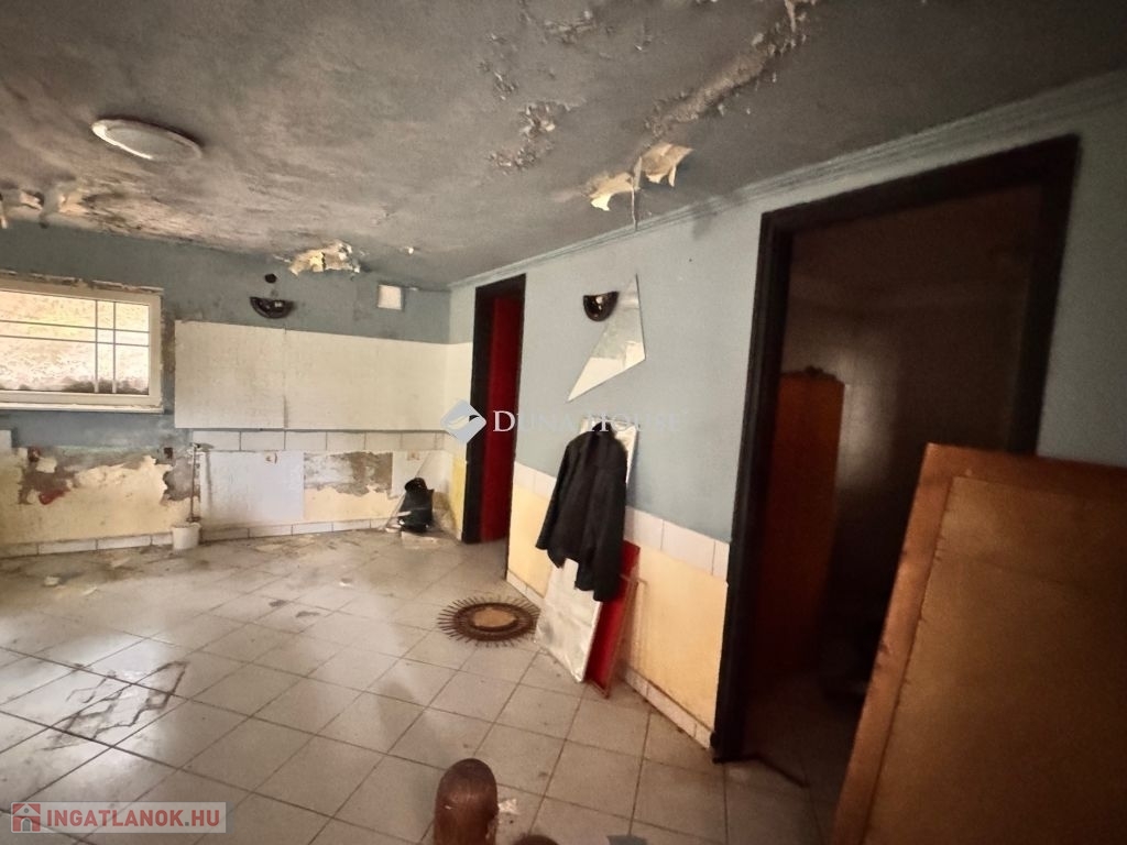 235m² · Vendeglato egyseg · 44.900.000 ft