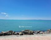 Eladó lakás Balatonakarattya 170 637 200 Ft