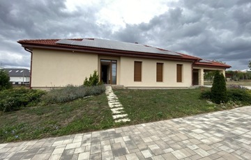 Eladó családi ház