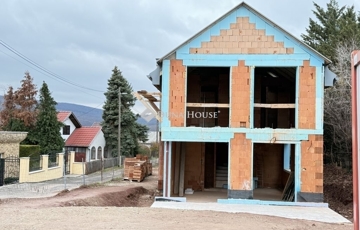 Eladó családi ház