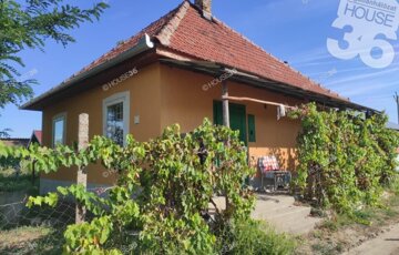 Eladó telek/földterület