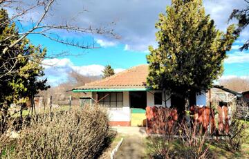 Eladó telek/földterület