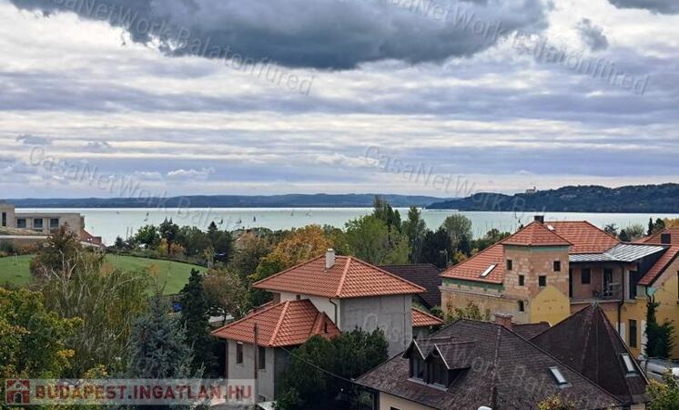 Panorámás, part közeli - Eladó LAKÁS BALATONFÜREDEN                                 