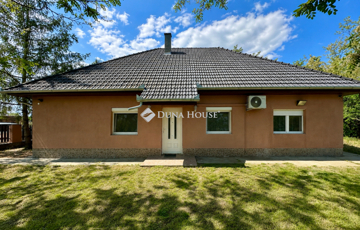 Eladó családi ház