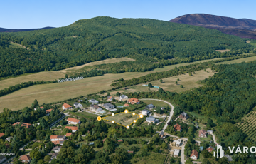 Eladó telek/földterület