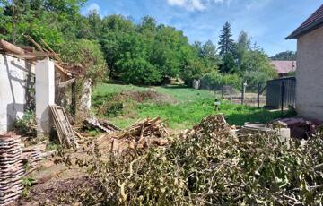 Eladó telek/földterület