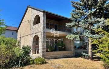 Eladó családi ház