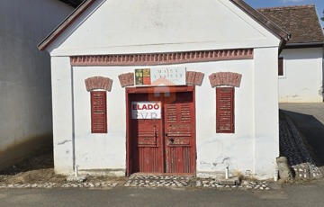 Eladó telek/földterület