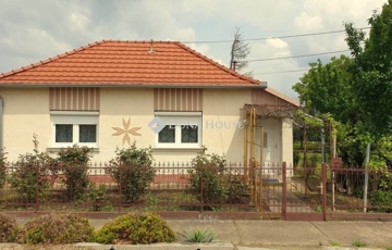 Eladó családi ház