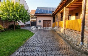 Eladó családi ház