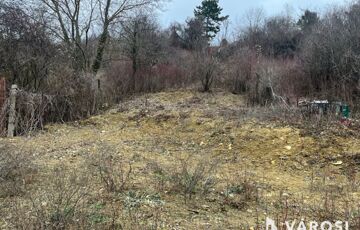 Eladó telek/földterület