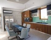 Eladó családi ház Arnót 149 000 000 Ft