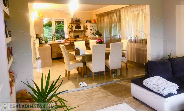 Balatoni Rész Panorámás patak parti Családi ház                                 