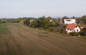 Eladó telek/földterület