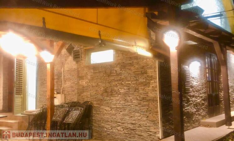 Partközeli nyaraló eladó Csopakon                                 