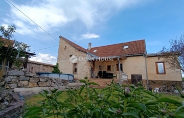 Eladó családi ház