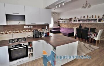 Eladó családi ház