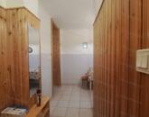 Eladó Oroszlányon egy 51 m²-es, két szobás-erkélyes 2. emeleti lakás!