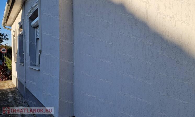 Jászberényben, 63 nm-es, 2 szobás családi ház eladó