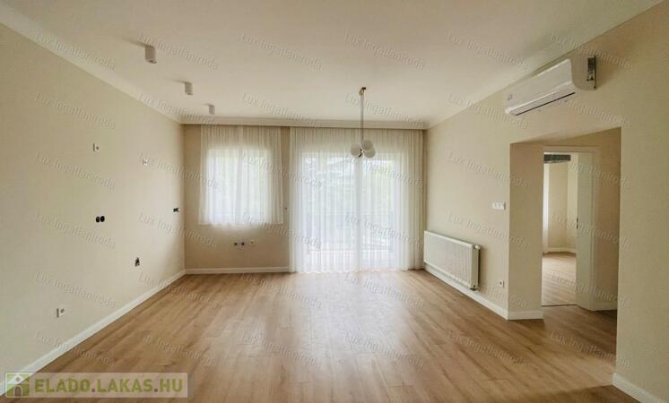 Eladó 94 m2-es társasházi lakás Komáromban, 500 m2-es saját kerttel!                                 