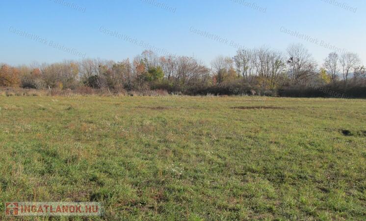 Kertes mezőgazdasági terület Vörösmálon