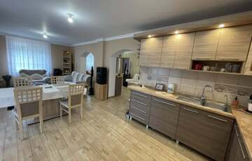 Eladó családi ház