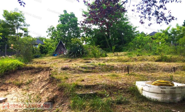 Tájvédelmi zöldövezet közelében építési telek