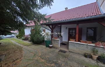 Eladó családi ház