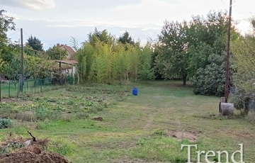 Eladó telek/földterület