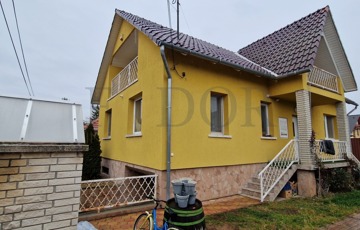 Eladó családi ház