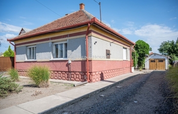 Eladó családi ház
