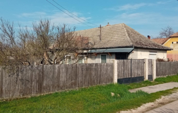 Eladó családi ház