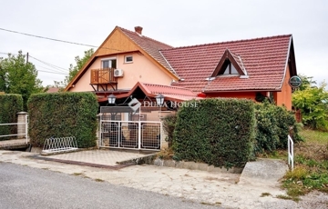 Eladó családi ház