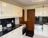 Újszász központjában eladó családi ház!